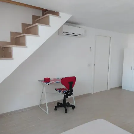 La Prima Casa Apartment *